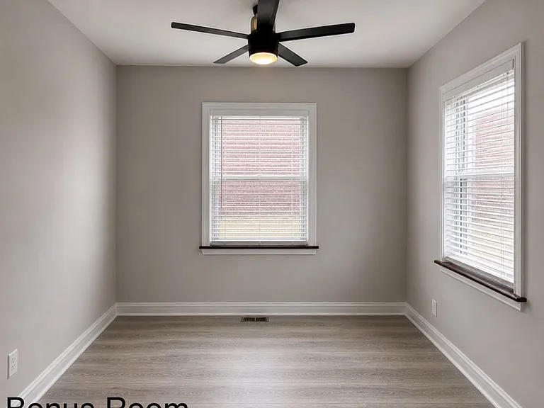7556-7560 Byron Pl — Photo 12