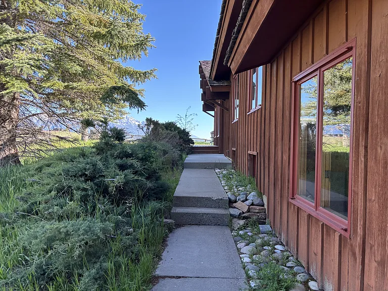 1255 Park View Ln — Photo 16
