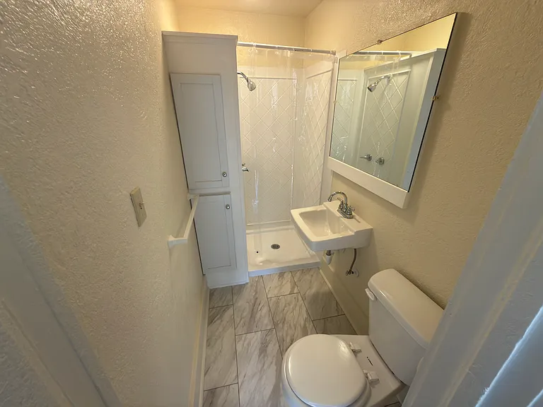 413 Elm Ave #4 — Photo 6