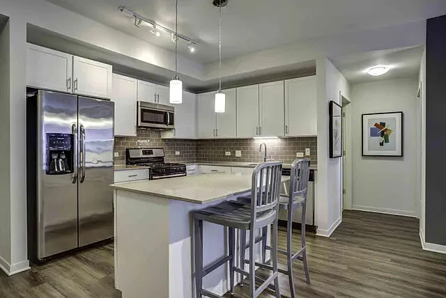 2 bed, 2.0 bath, 1105 sqft, $3,128 — Photo 1
