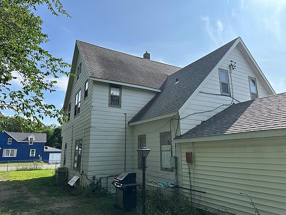 3rd image of 415 1st St E
