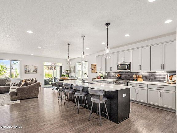 2nd image of 7060 N Roche Dr