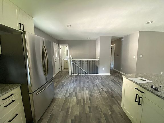 5th image of 4931 W Midland Dr