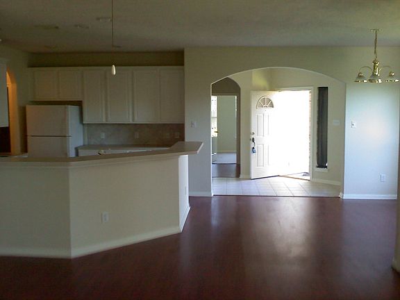 3rd image of 108 Rocky Cove Ln