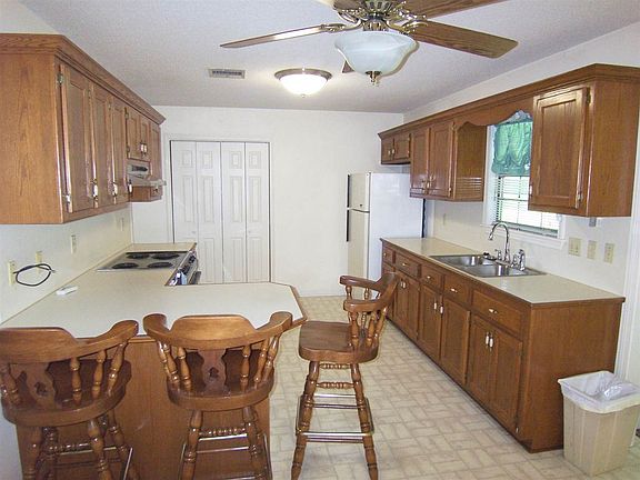 3rd image of 1121 Lee Dr