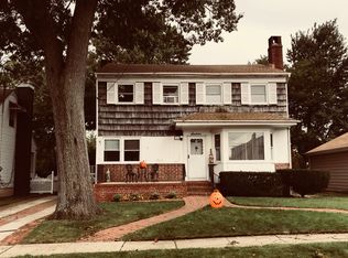 16 Zemek St, Valley Stream, NY 11580