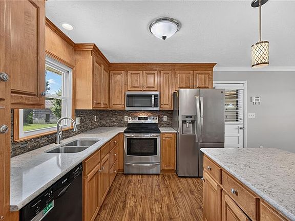 5th image of 1335 Old Mill Farm Rd