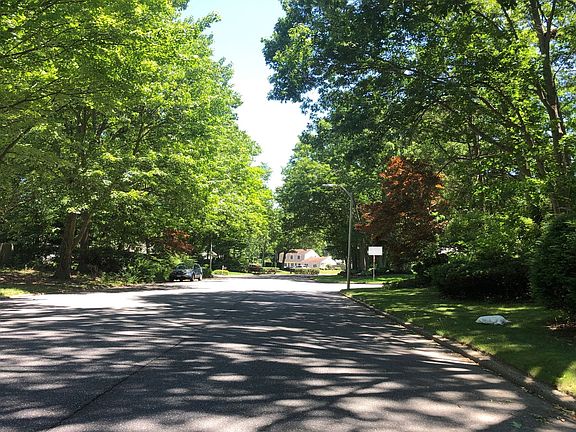 4th image of 20 Barker Dr