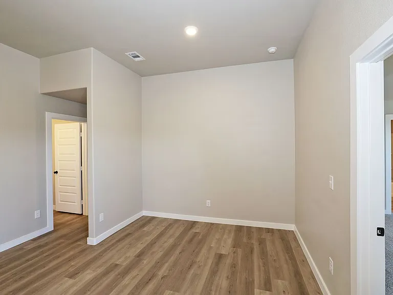 6669 Athens St — Photo 9