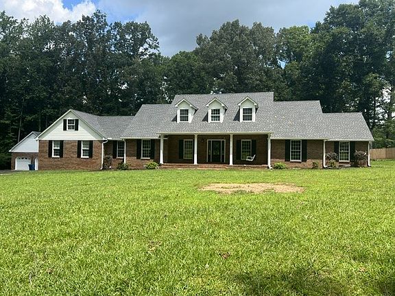 2nd image of 416 Powers Rd