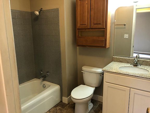 2nd image of 100 Gates Dr APT 11