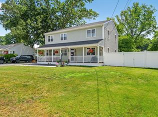 29 Edgemere Dr, Seekonk, MA 02771