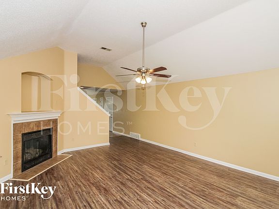 2nd image of 7297 Hunters Horn Dr