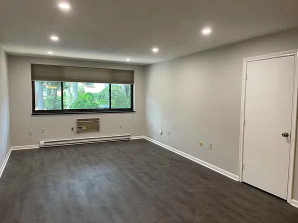 1323 Worcester Rd APT F7, Framingham, MA 01701