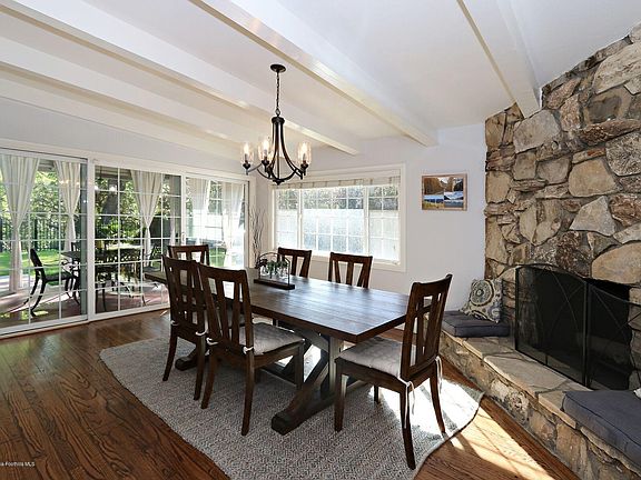 5th image of 1326 S Hidden Valley Dr