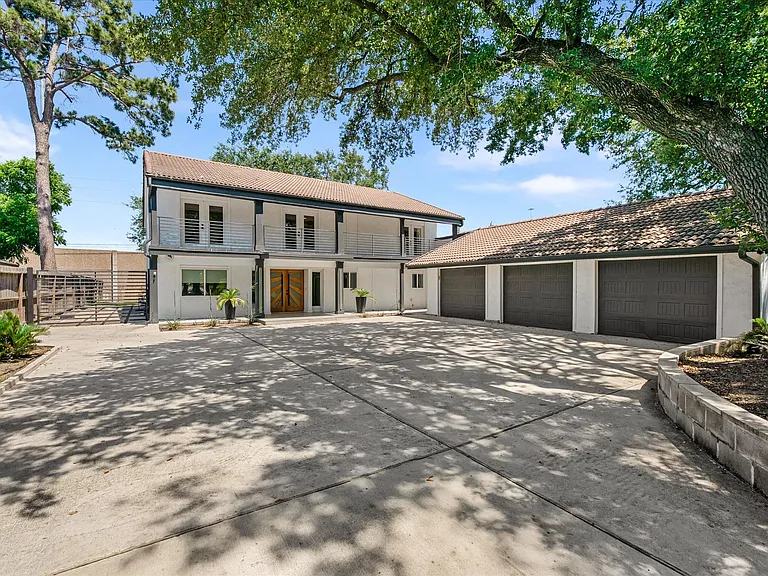 8202 Argentina St — Photo 3