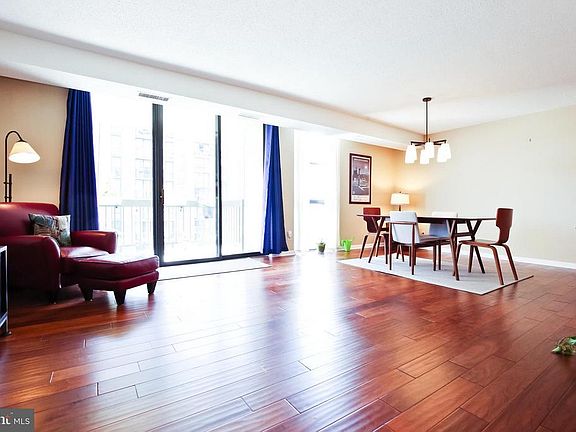 3rd image of 1016 S Wayne St APT 705