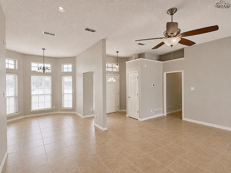 5201 Pebblestone Dr — Photo 7