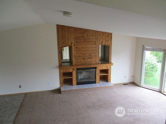 4th image of 27356 Village Place NW