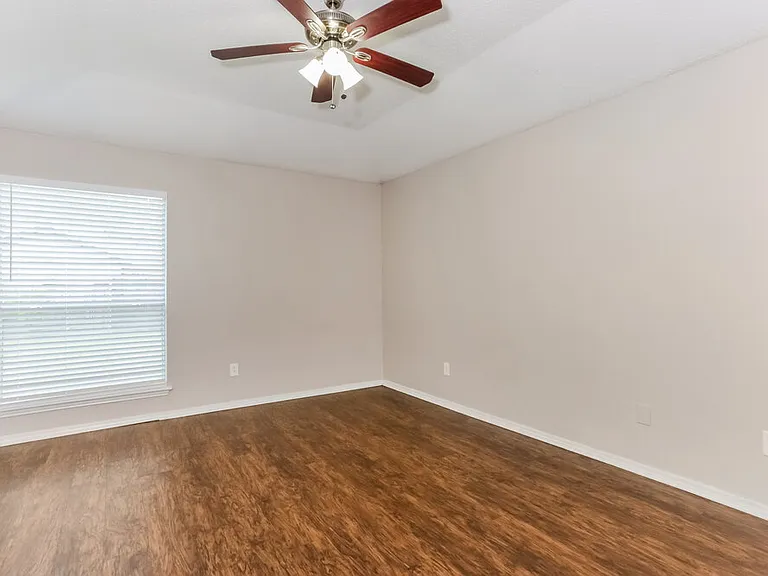 5532 Four Winds Dr — Photo 8
