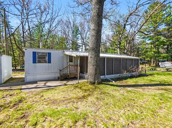 8176 W Pine Grove Beach Dr, Baldwin, MI 49304