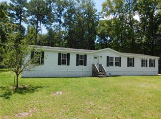 13 Laurel St W, Beaufort, SC 29906