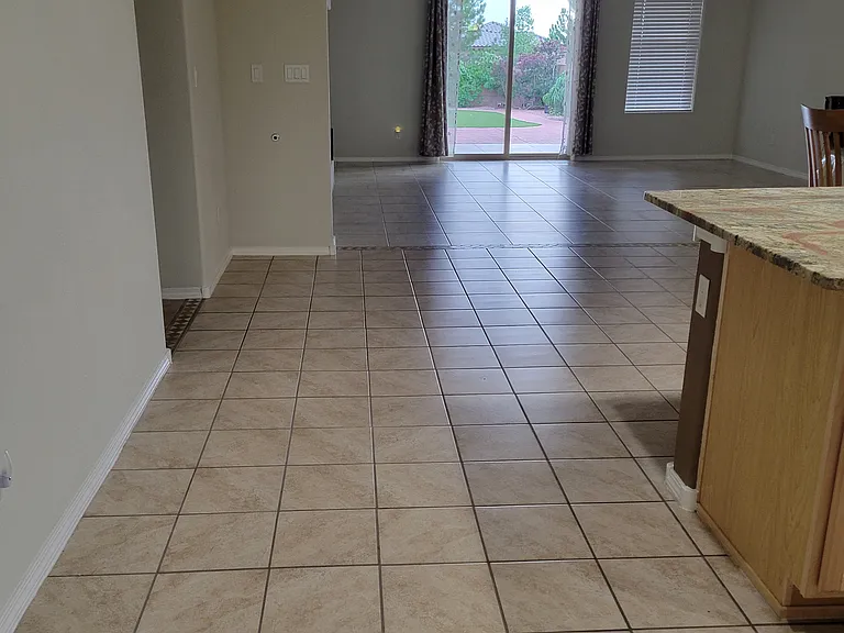 6480 Hojas Verdes — Photo 10