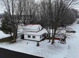 346 19th Rd, Bourbon, IN 46504