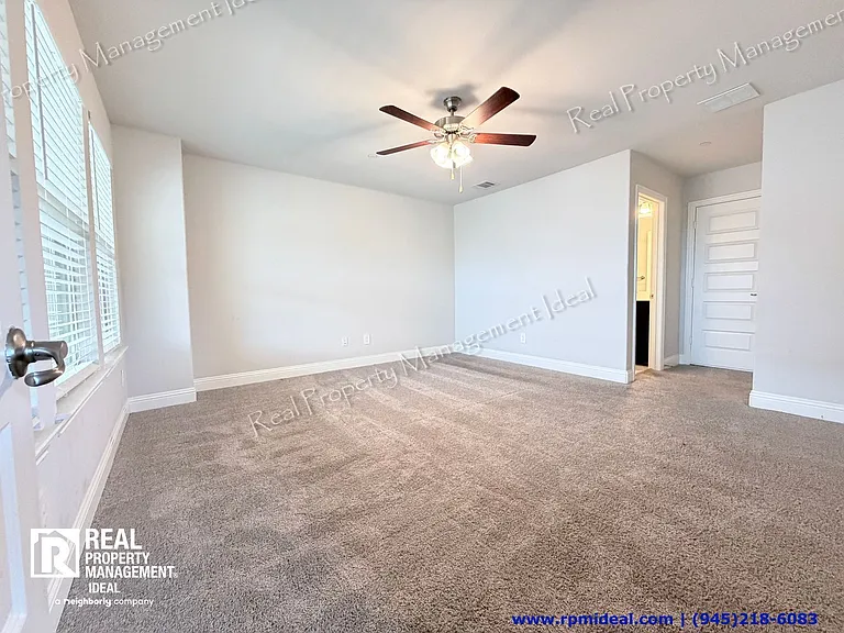 2130 Argolis Dr — Photo 27