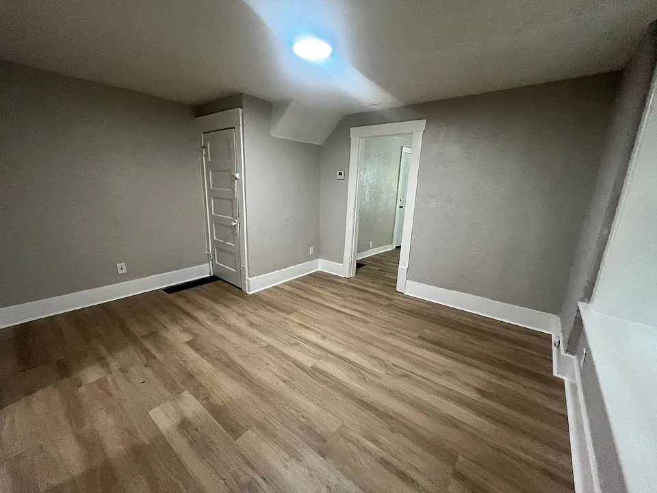 1141 McKinley Ave