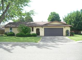 2021 W 17th Ave, Kennewick, WA