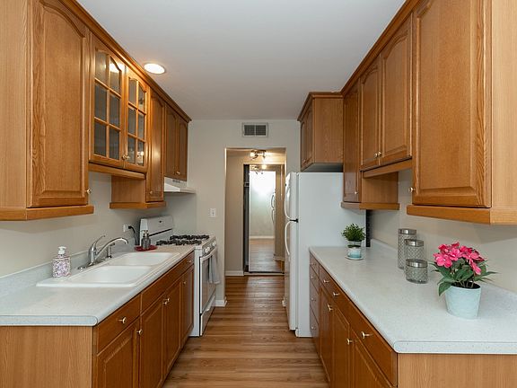 3rd image of 5101 Carriageway Dr APT 304