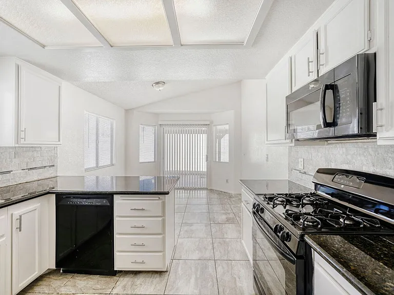 6472 Burlwood Way — Photo 8