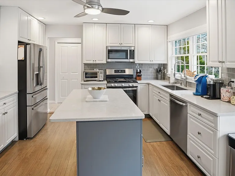 20 Stuart Ct — Photo 21