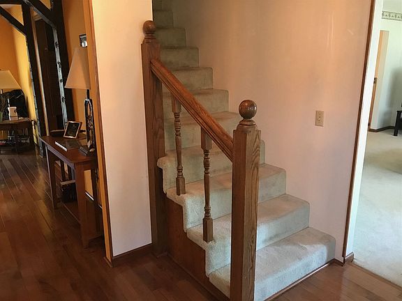 4th image of 2214 S Walnut Dr
