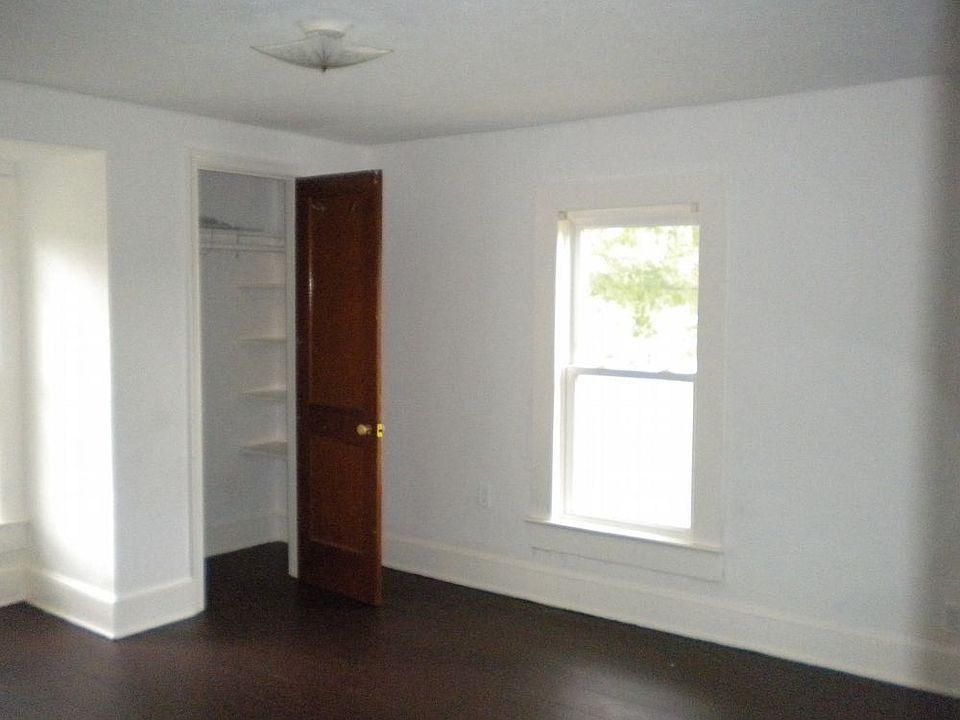 2nd image of 8213 Greenwich Rd