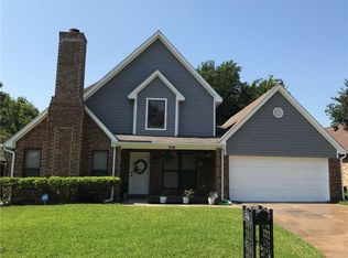 716 Greenleaf Dr, Arlington, TX 76017