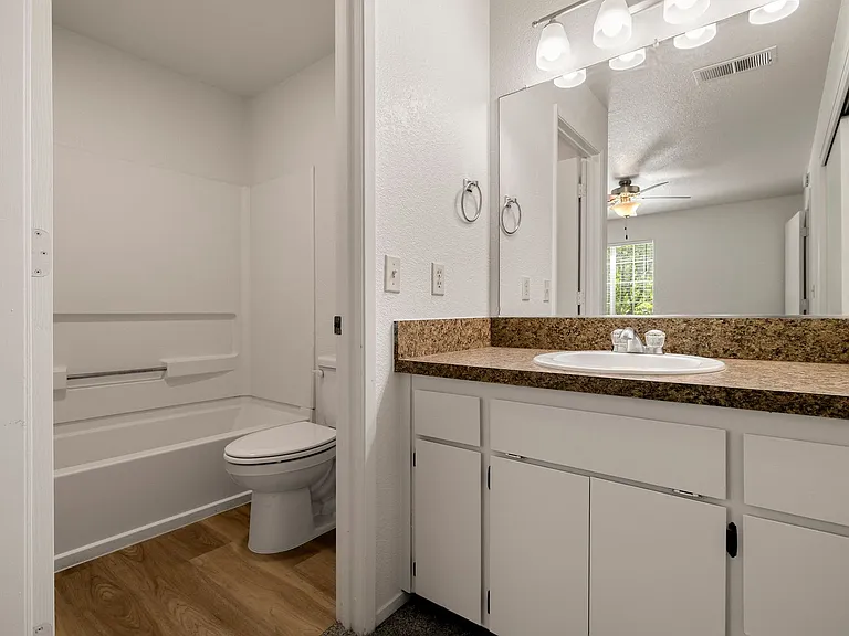 Amanda Place Apartments — Photo 68