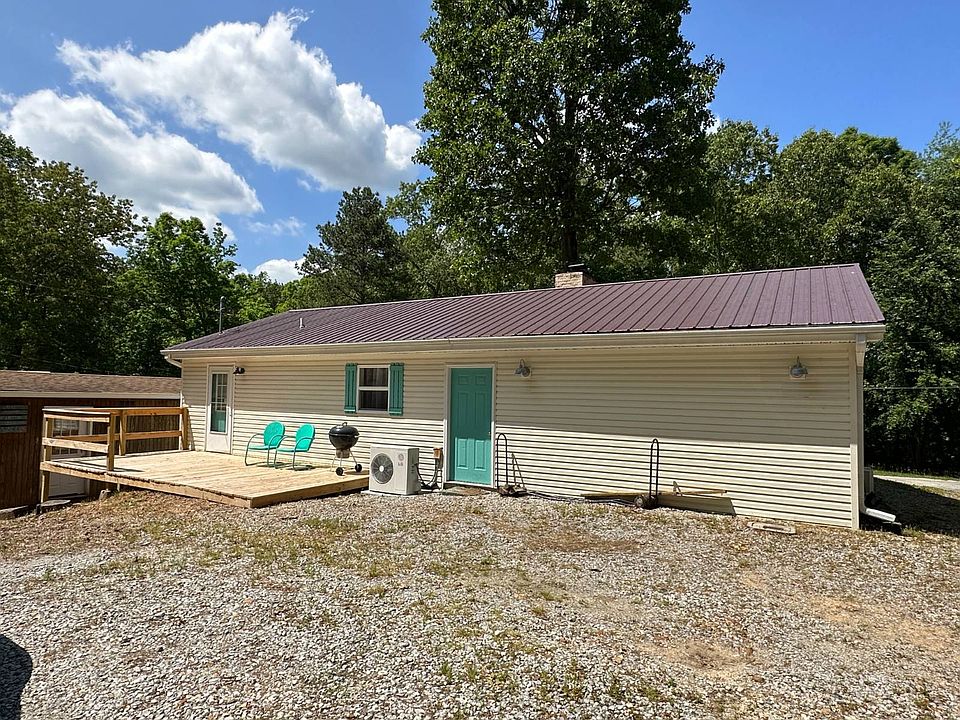 2nd image of 200 Horseshoe Dr