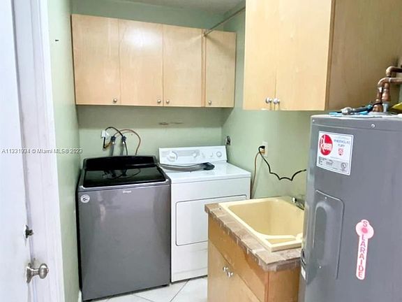 4th image of 7363 NW 49th Ct