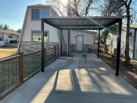 2nd image of 3408 Hawaiian Ct