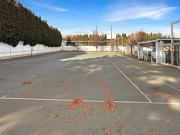 2nd image of 2145 Tranquille Rd