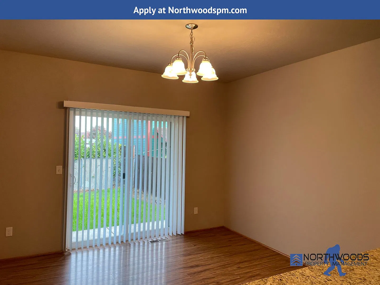 Beautiful 3 Bedroom 2.5 Bath 2 Story Home — Photo 4