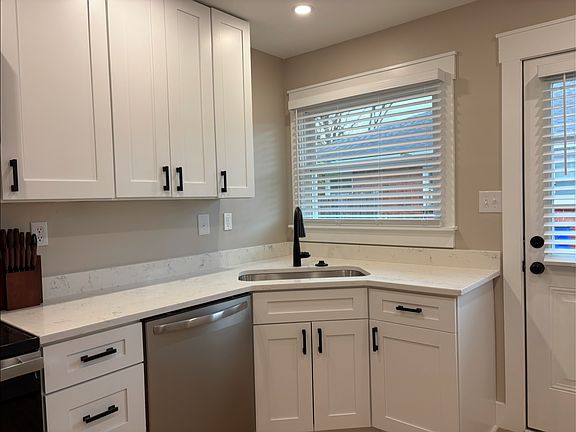 2nd image of 402-404 Granard Ave