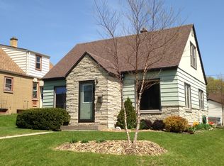 3672 S 15th St, Milwaukee, WI 53221