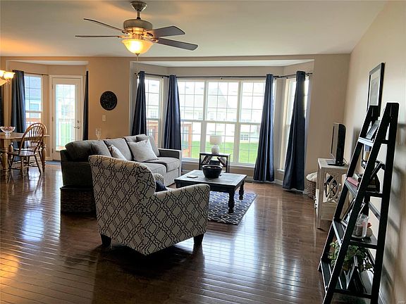 3rd image of 6847 Hampshire Ct