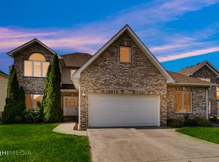 387 E Sleepy Hollow Ln, Addison, IL 60101