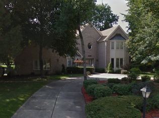 34015 Lyncroft St, Farmington Hills, MI 48331