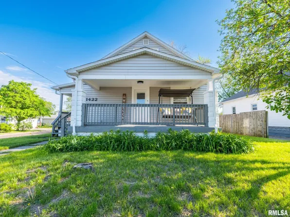 1422 Center St, Pekin, IL 61554