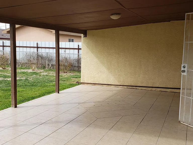 1604 S Holland Dr — Photo 4